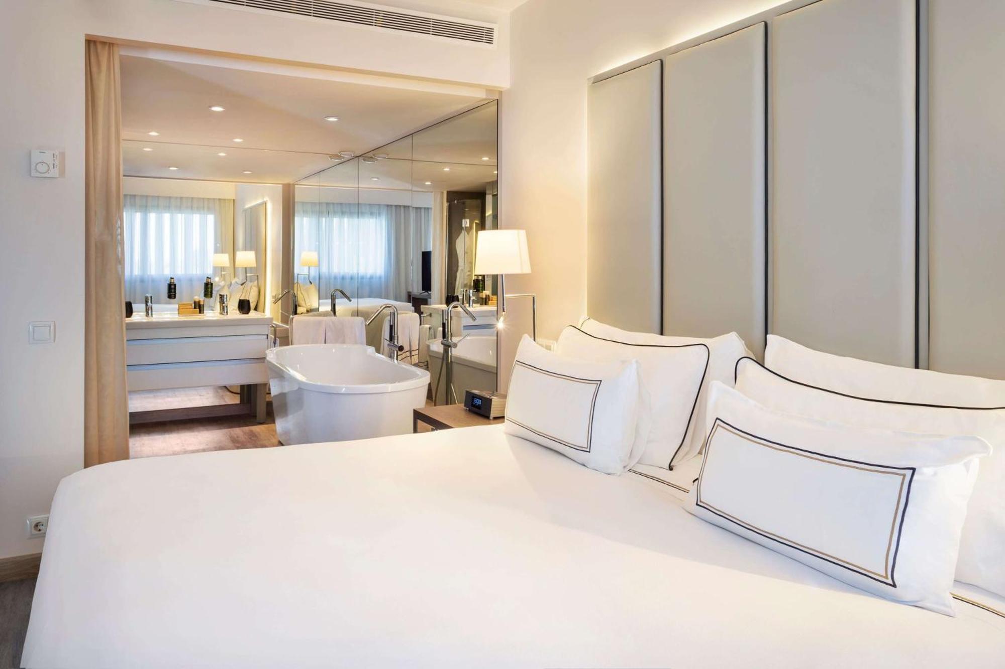 Hotel Melia Lebreros 4*